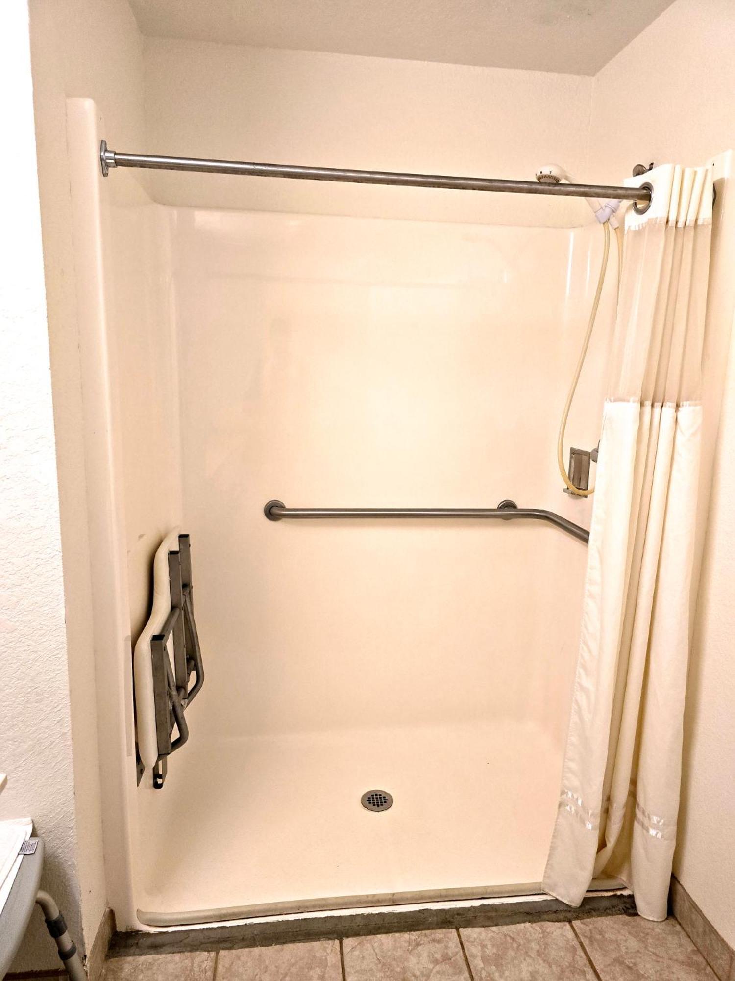 Garden Inn And Suites Near Callaway Gardens Pine Mountain Esterno foto
