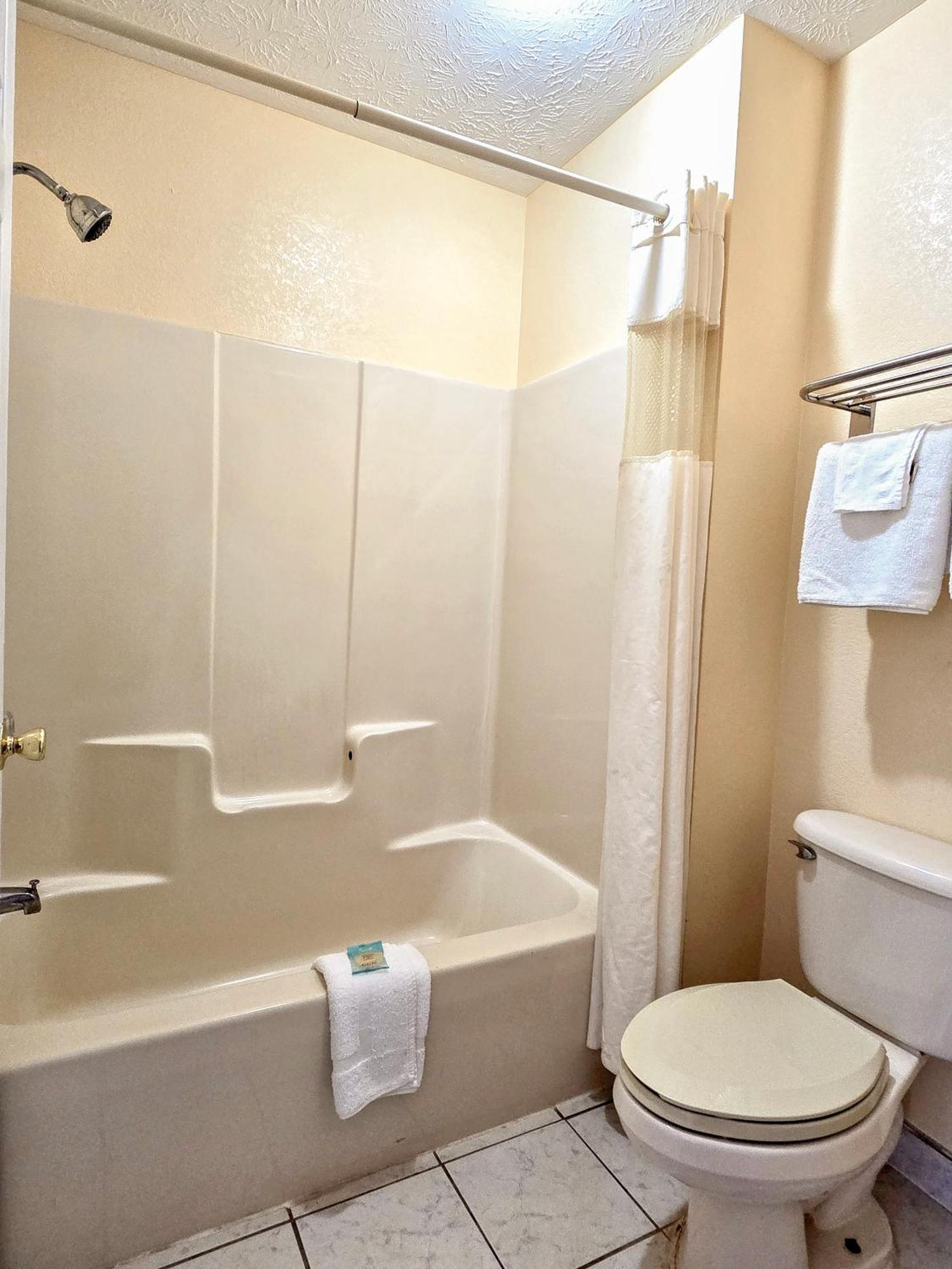 Garden Inn And Suites Near Callaway Gardens Pine Mountain Esterno foto