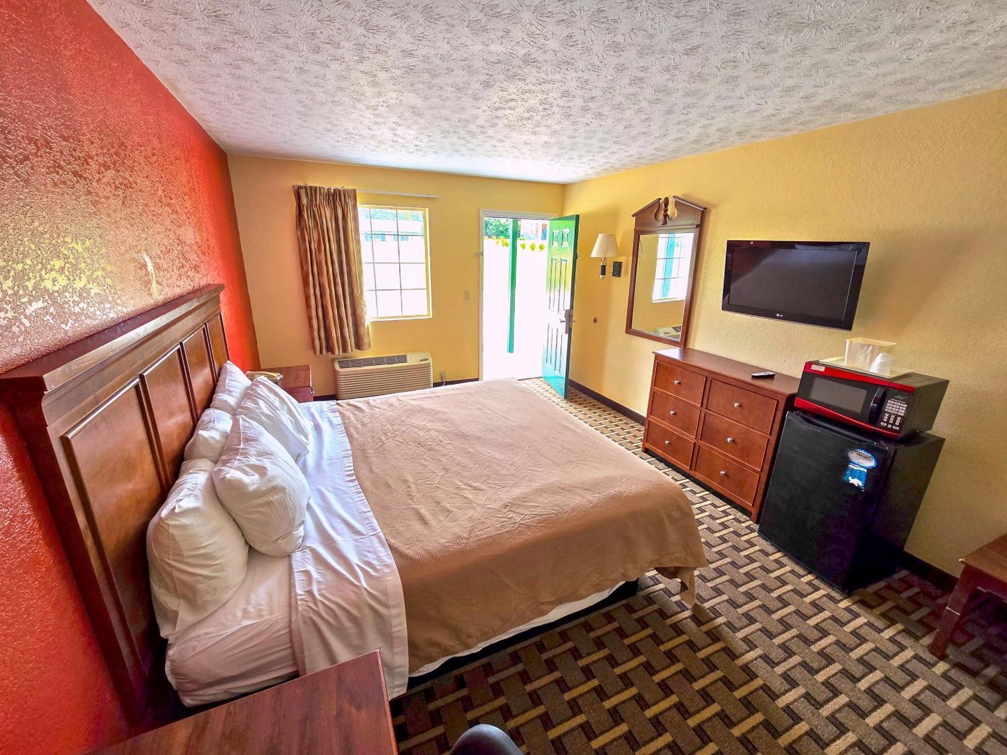 Garden Inn And Suites Near Callaway Gardens Pine Mountain Esterno foto