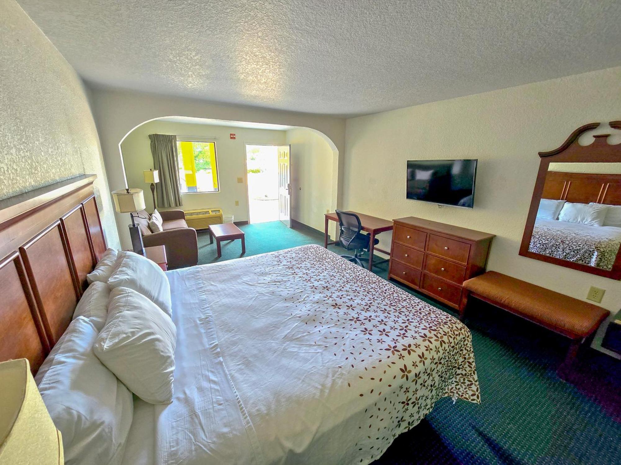 Garden Inn And Suites Near Callaway Gardens Pine Mountain Esterno foto